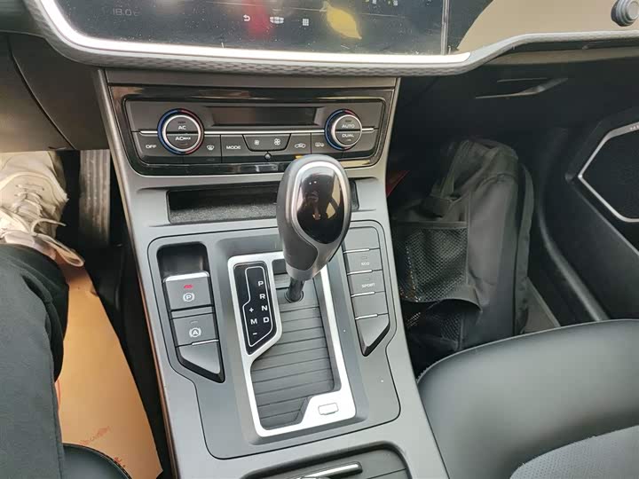 Фото 14 - Geely Emgrand GL