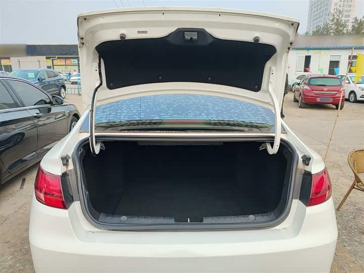 Фото 19 - Geely Emgrand GL