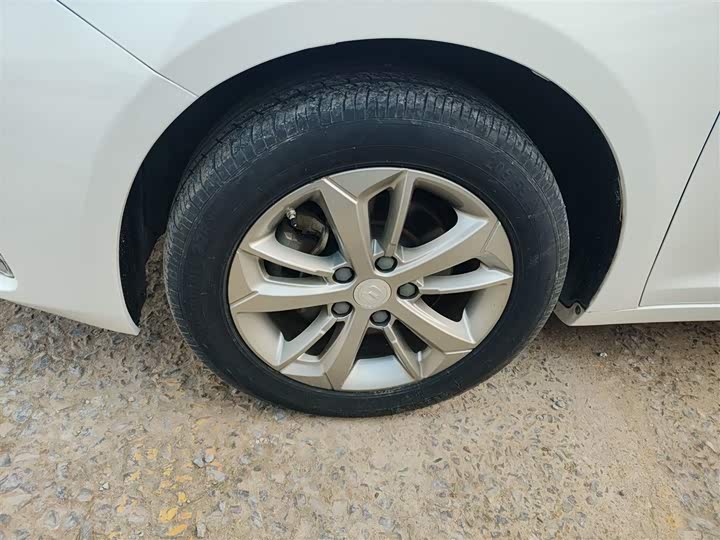 Фото 22 - Geely Emgrand GL