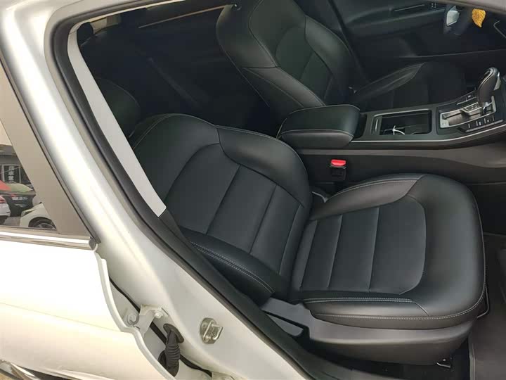 Фото 24 - Geely Emgrand GL