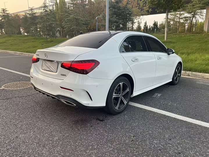 Фото 9 - Mercedes-Benz A-Class