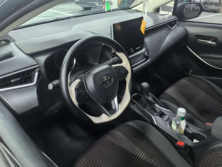 Фото 8 - Toyota Corolla