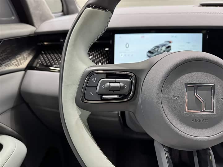 Фото 18 - Zeekr 009