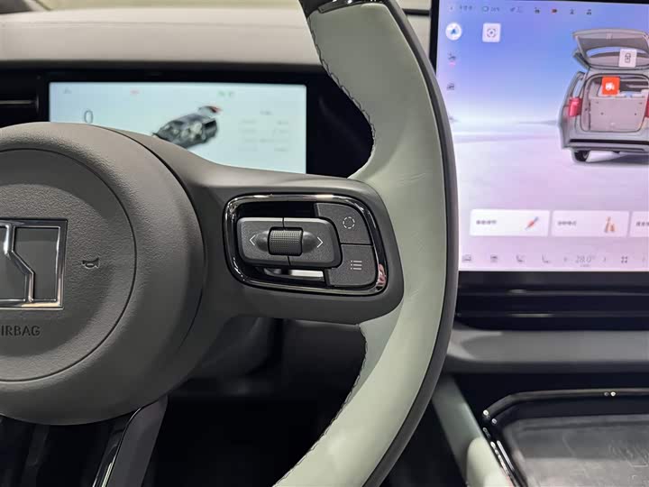 Фото 19 - Zeekr 009