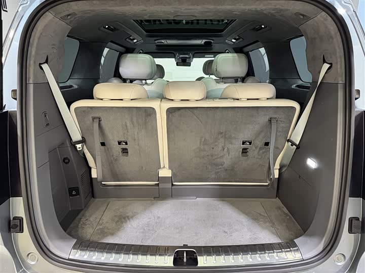 Фото 27 - Zeekr 009