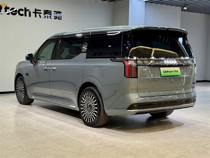 Фото 6 - Zeekr 009