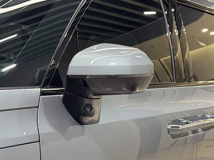 Фото 9 - Zeekr 009