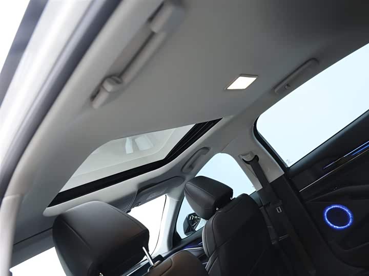 Фото 11 - Ford Mondeo