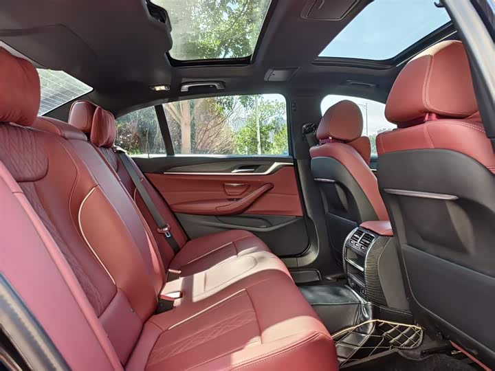 Фото 15 - BMW 5 Series