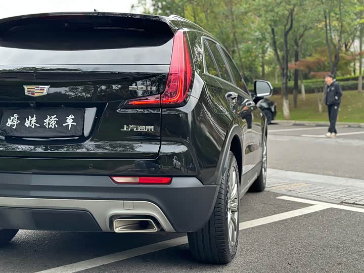 Фото 16 - Cadillac XT4