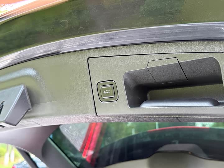 Фото 23 - Cadillac XT4