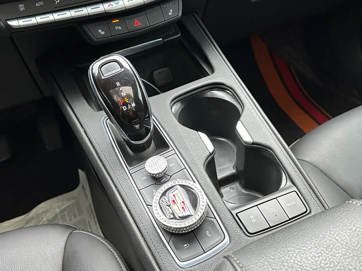 Фото 27 - Cadillac XT4