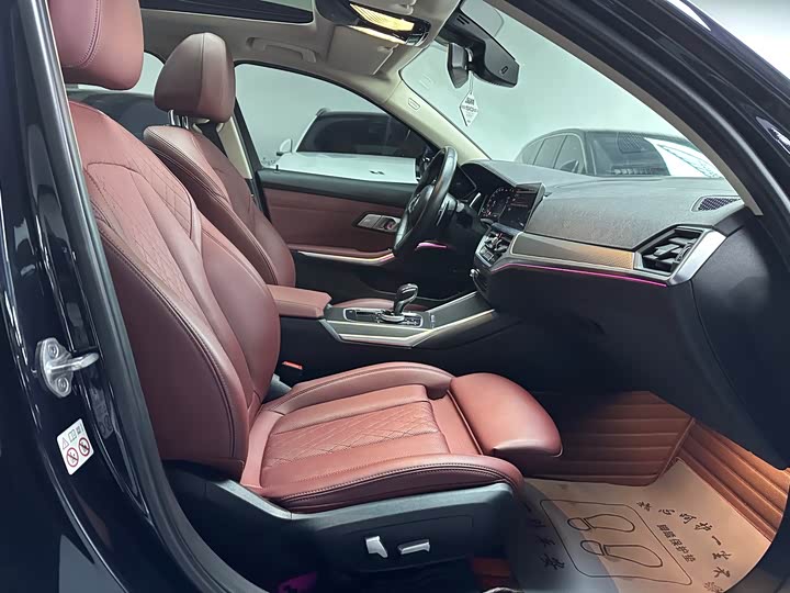 Фото 12 - BMW 3 Series