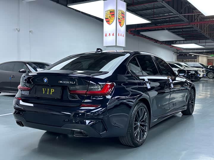 Фото 18 - BMW 3 Series