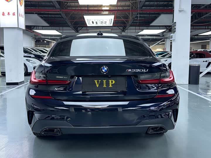 Фото 19 - BMW 3 Series