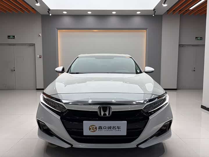 Фото 2 - Honda Accord