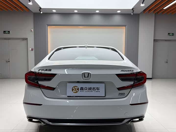 Фото 5 - Honda Accord