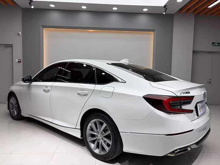 Фото 6 - Honda Accord