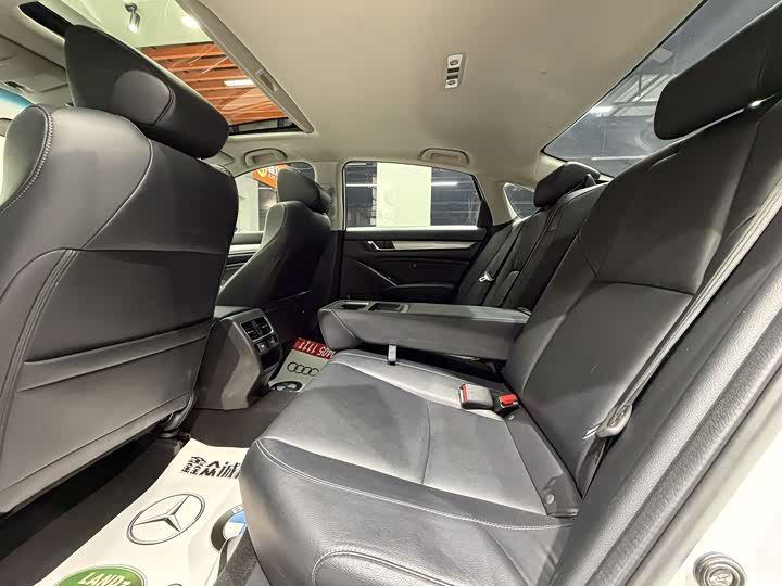 Фото 9 - Honda Accord