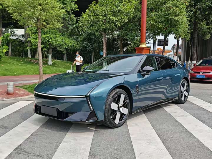 Фото 1 - XPeng P7
