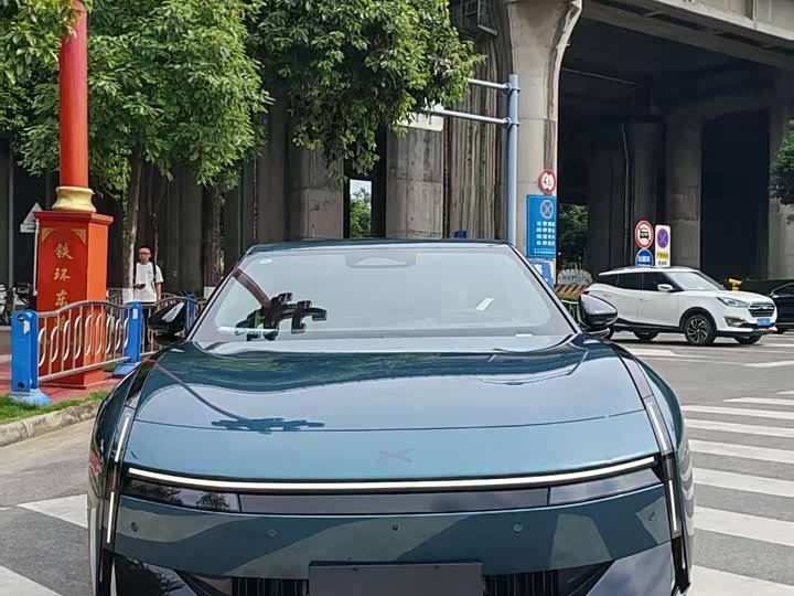 Фото 3 - XPeng P7