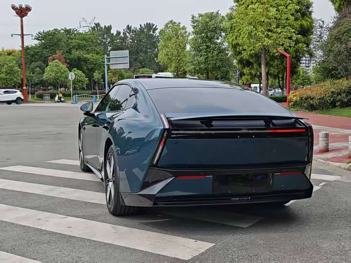 Фото 4 - XPeng P7