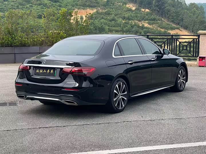 Фото 9 - Mercedes-Benz E-Class Hybrid