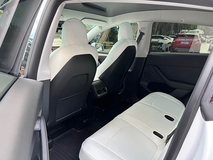 Фото 12 - Tesla Model Y