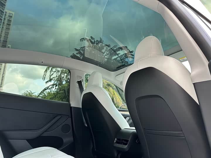 Фото 15 - Tesla Model Y