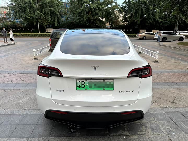 Фото 8 - Tesla Model Y