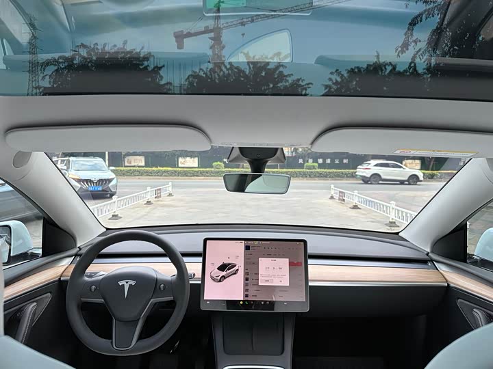 Фото 9 - Tesla Model Y