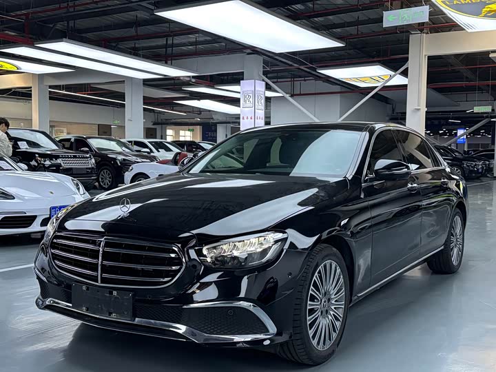 Фото 1 - Mercedes-Benz E-Class