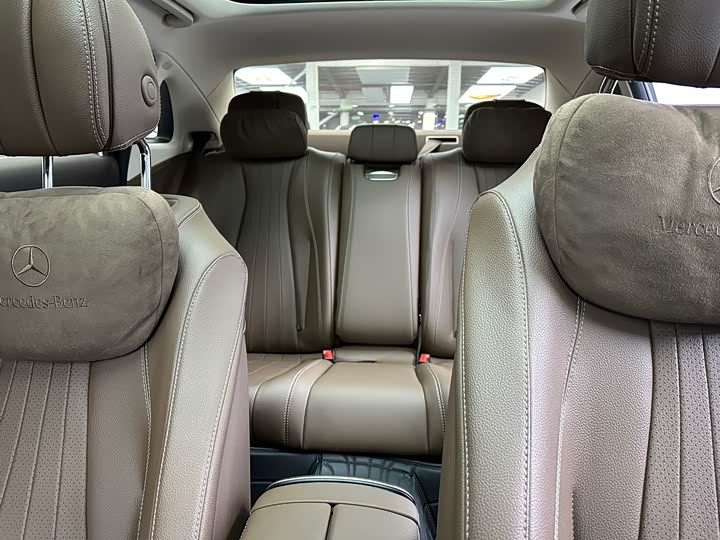 Фото 7 - Mercedes-Benz E-Class