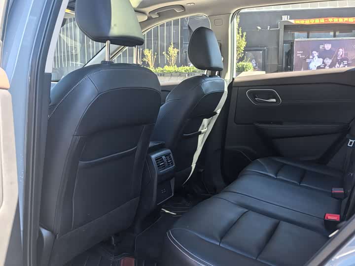 Фото 12 - Nissan X-Trail