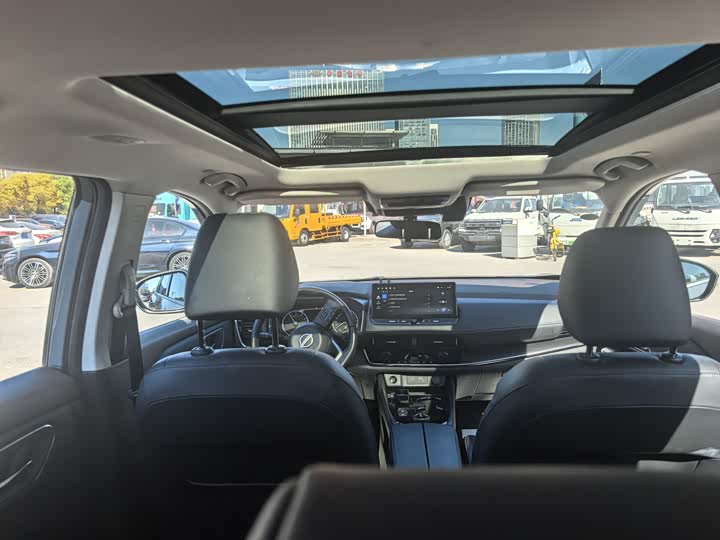 Фото 8 - Nissan X-Trail