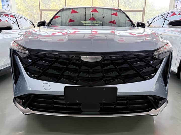 Фото 2 - Geely Atlas