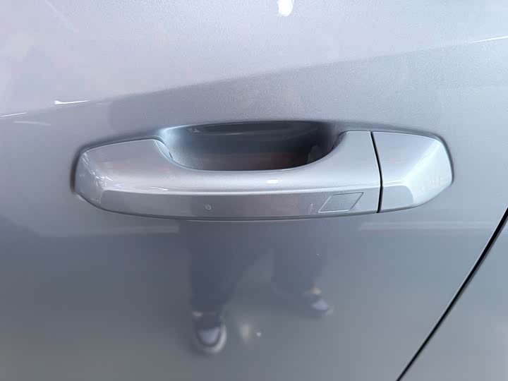 Фото 7 - Geely Atlas