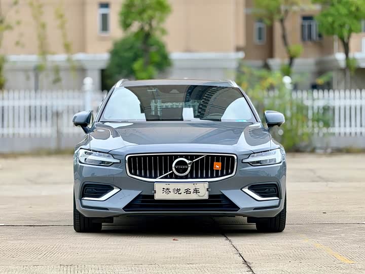 Фото 10 - Volvo V60