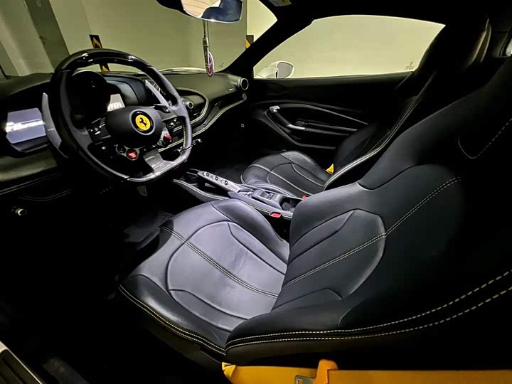 Фото 7 - Ferrari F8