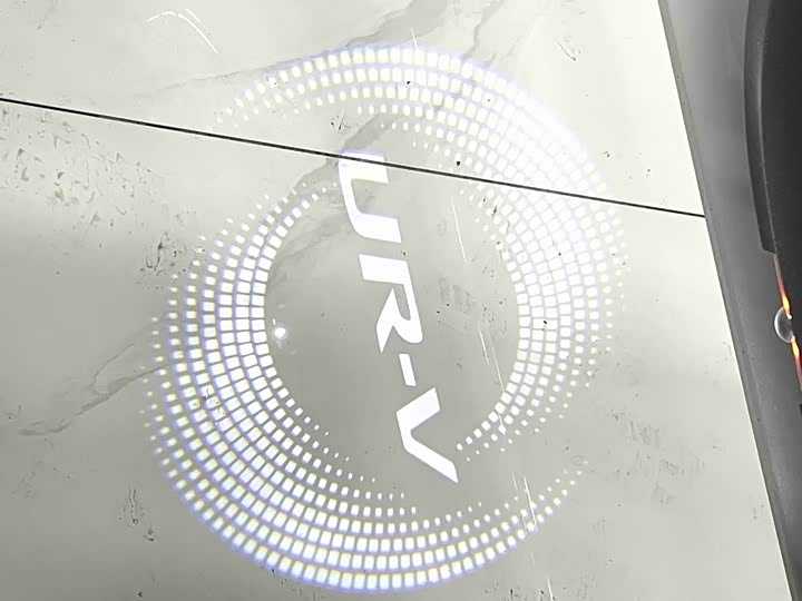 Фото 14 - Honda UR-V