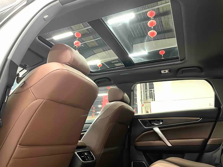 Фото 8 - Honda UR-V