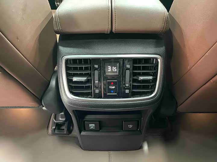 Фото 9 - Honda UR-V