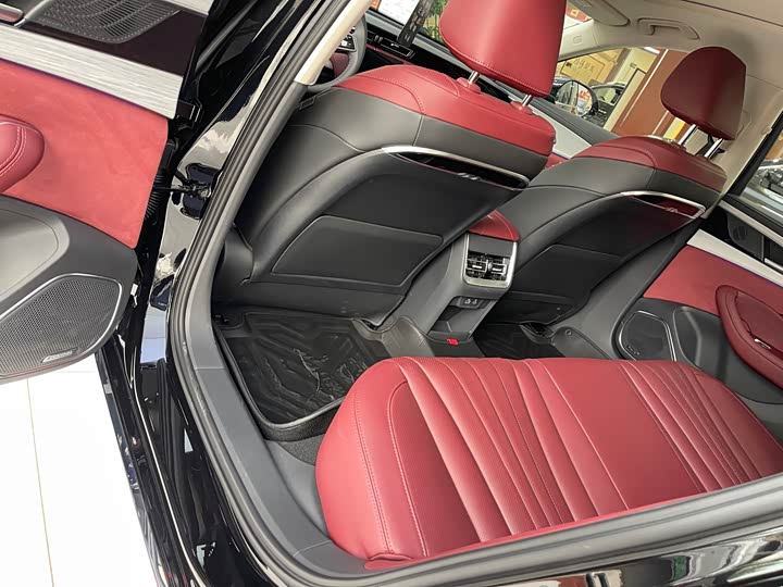 Фото 6 - Hongqi H5 Hybrid