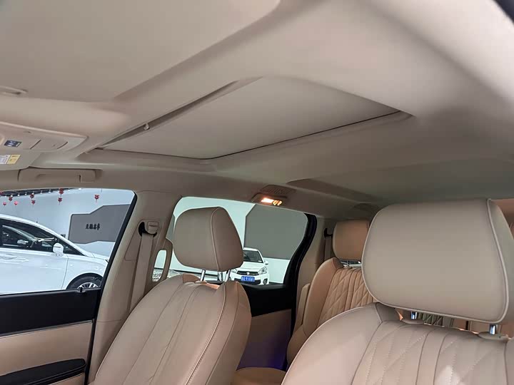 Фото 9 - Buick GL8 ES