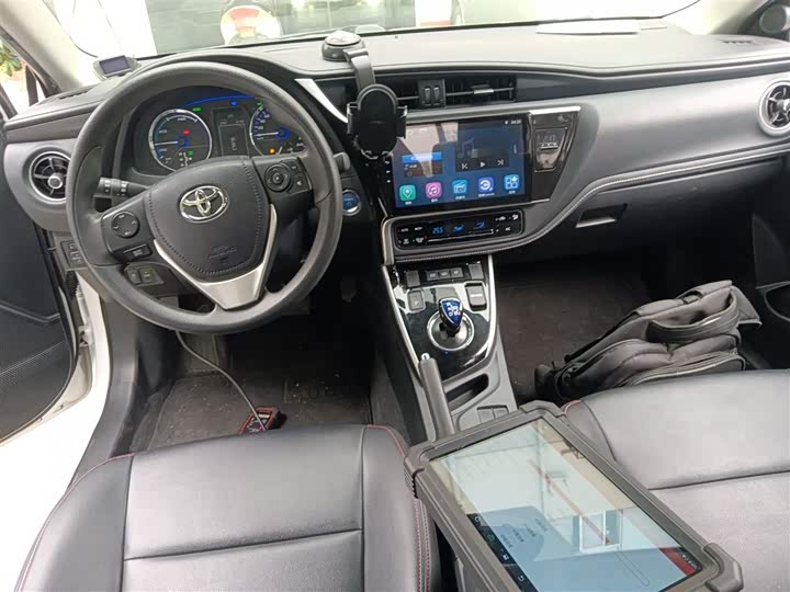 Фото 10 - Toyota Corolla Hybrid