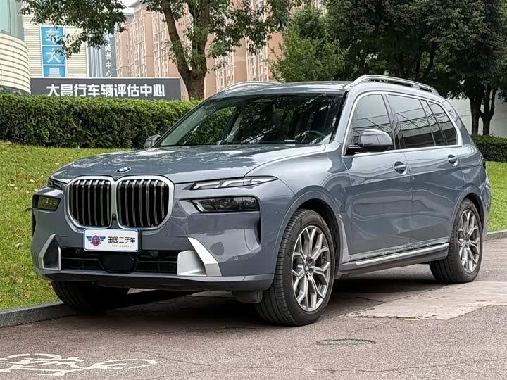 Фото 1 - BMW X7
