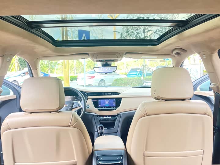 Фото 13 - Cadillac XT5