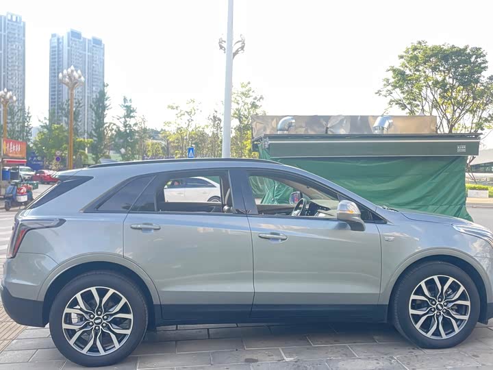 Фото 15 - Cadillac XT5