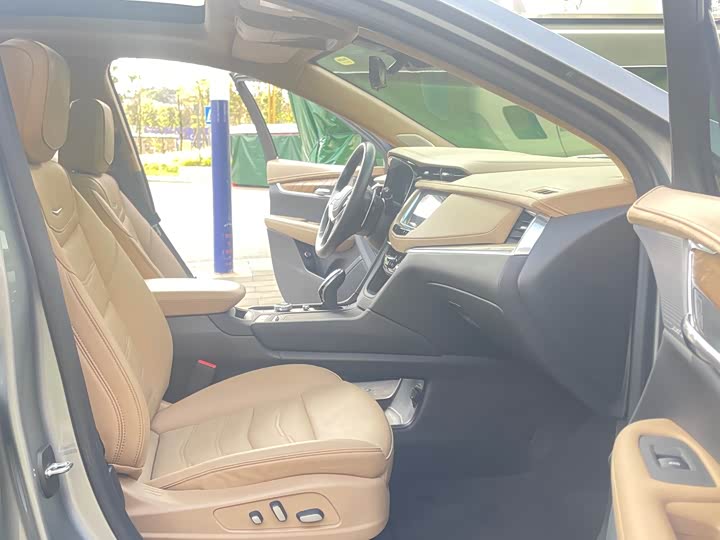 Фото 17 - Cadillac XT5