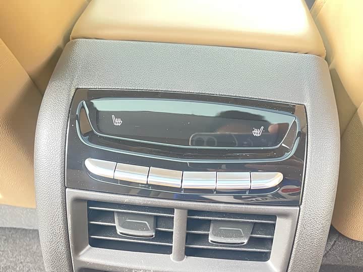 Фото 19 - Cadillac XT5